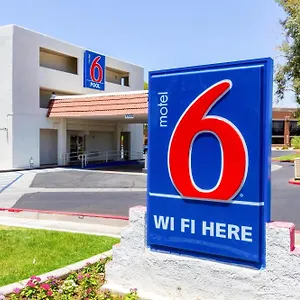 ** Hotel 6 Tempe, Az Phoenix Airport Priest Dr United States